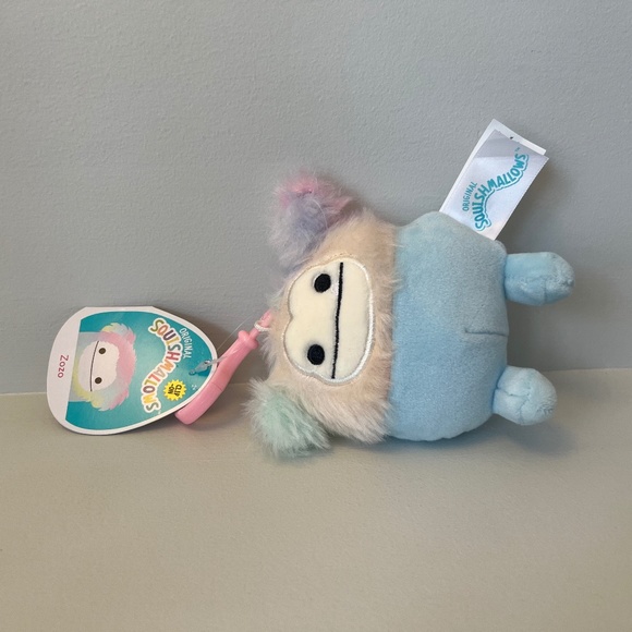 NWT Zozo the Bigfoot Clip-On Squishmallow Keychain - Picture 2 of 3